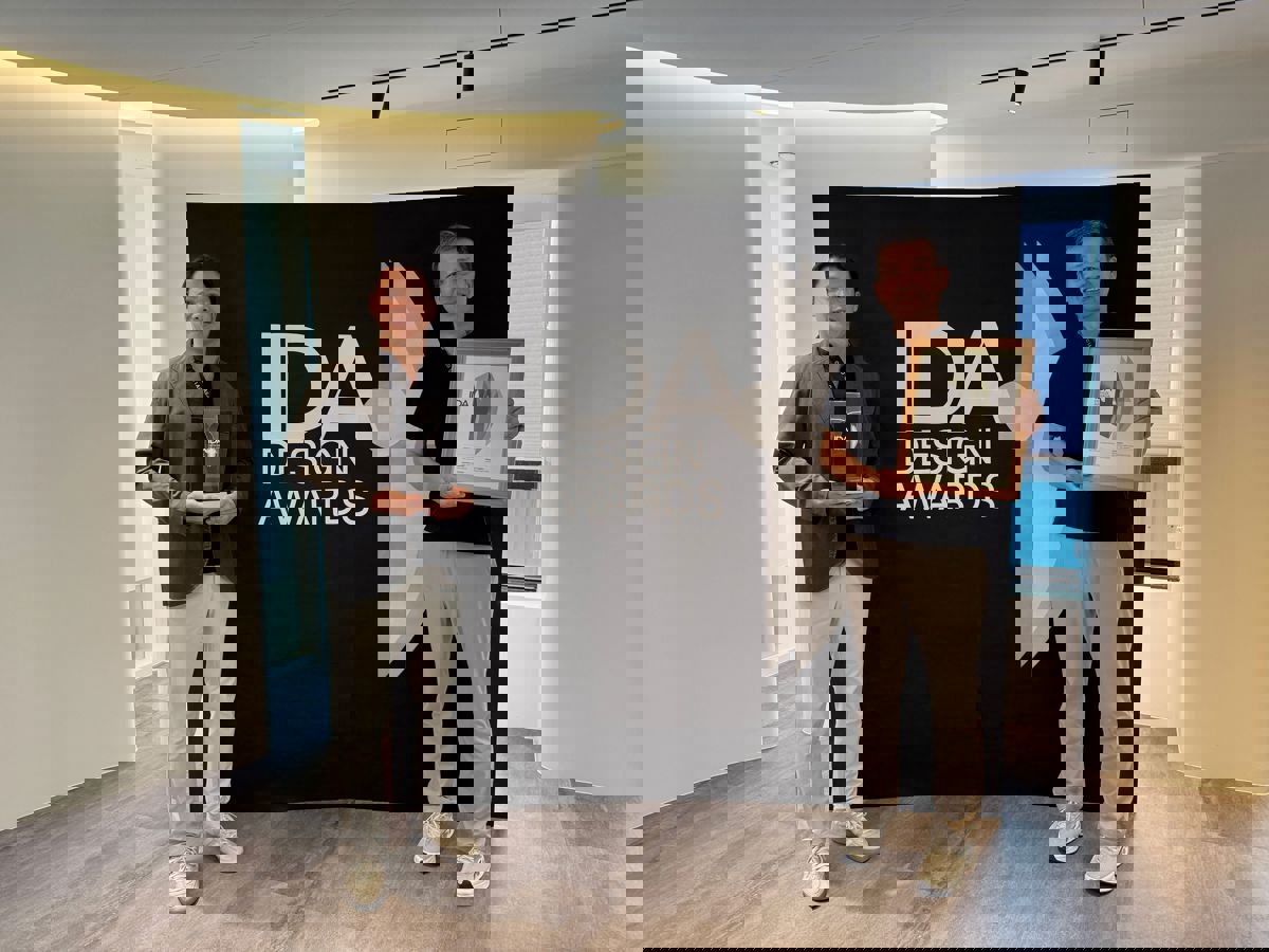 以設計立足國際，巧寓舍計勇奪美國 IDA 大獎殊榮。