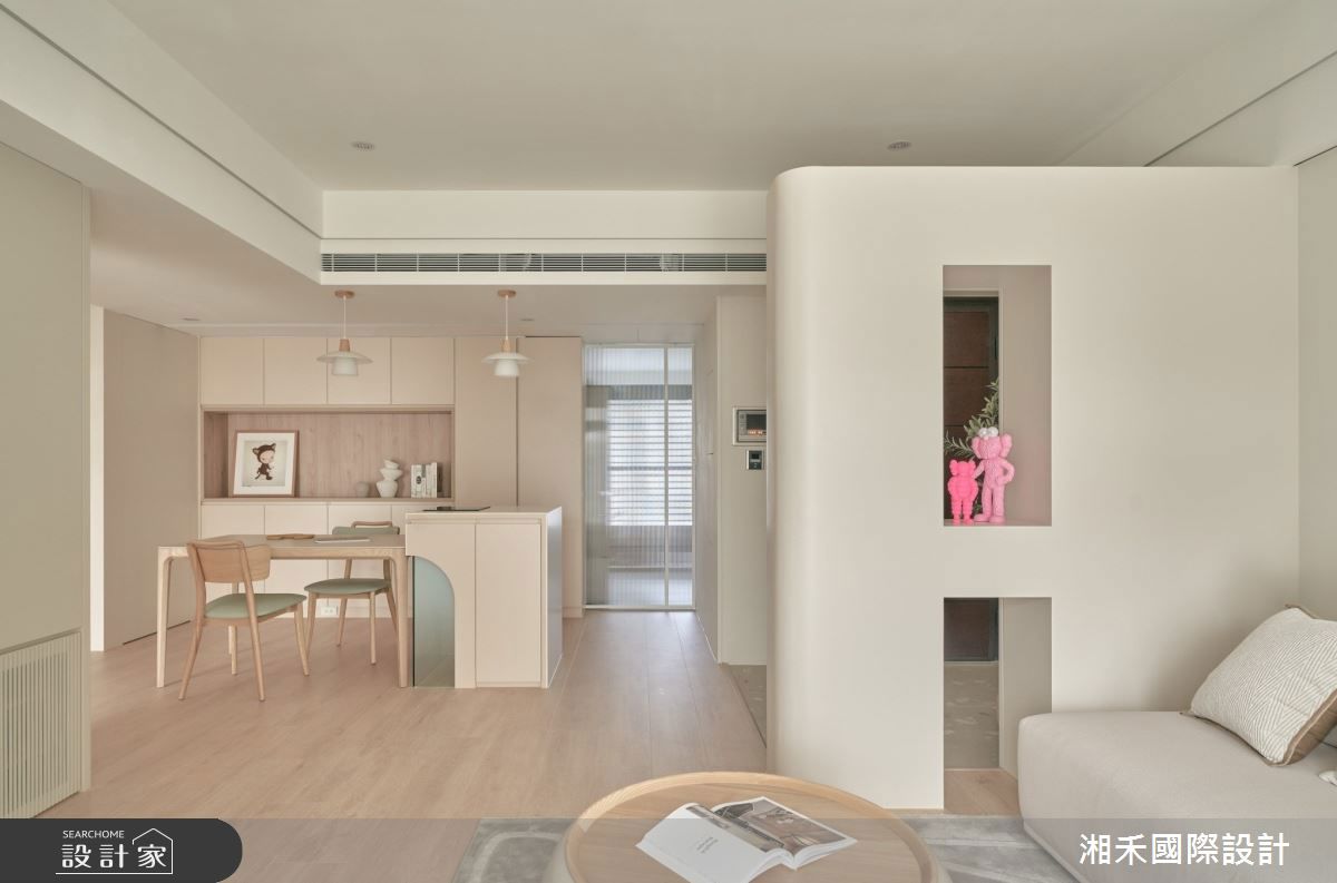 屏風櫃不做到頂：引入上方空間光源