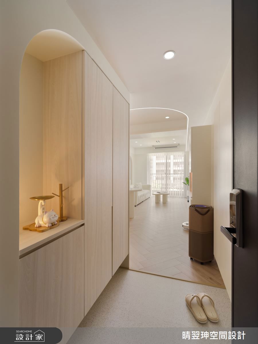 櫃體燈帶運用：功能性照明與氛圍營造