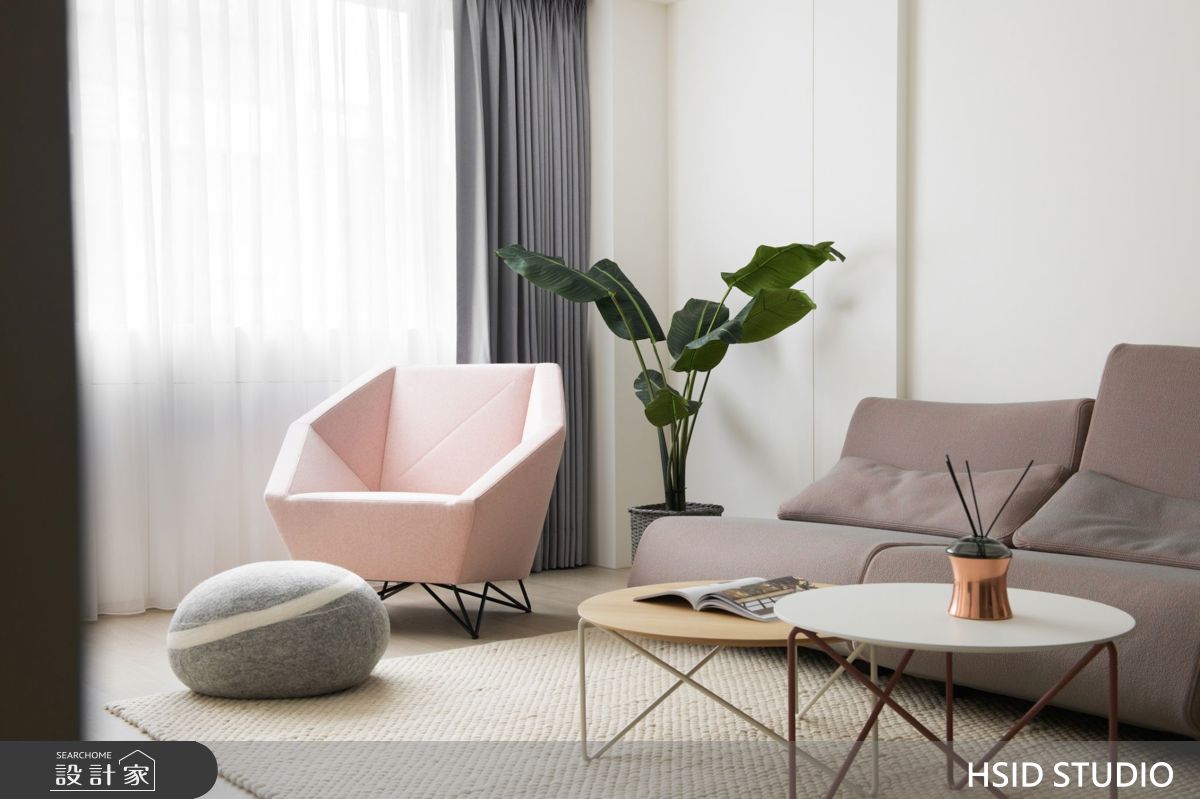 粉色與莫蘭迪色的軟裝，柔化空間清冷感，營造現代而溫馨的氣質。