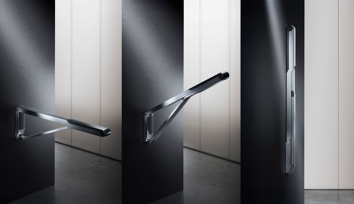 KEUCO AXESS淋浴握把，厚實金屬質感俐落時尚，承重力達115公斤，圓滑邊角安全貼心，收納平整更顯精巧美感。