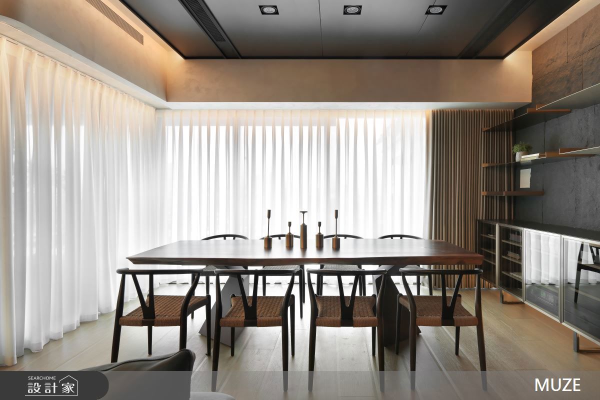 丹麥Carl Hansen & Søn品牌理念是將精湛的工藝與永恆的設計相結合,創造出高品質、長壽命的家具。