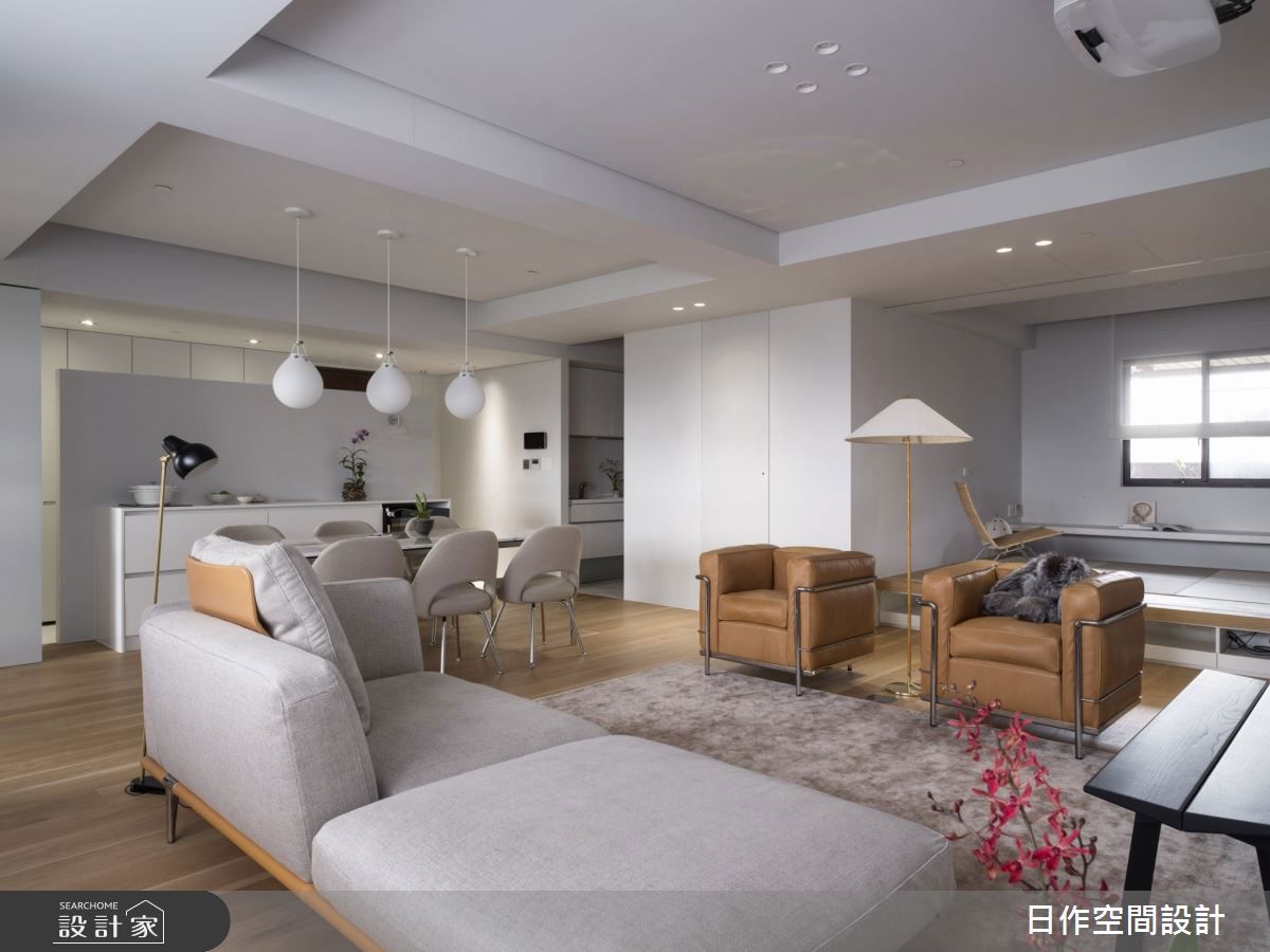 Cassina LC2 Armchair 是現代設計史上最著名的單椅之一,由法籍瑞士建築大師勒·柯比意Le Corbusier設計。