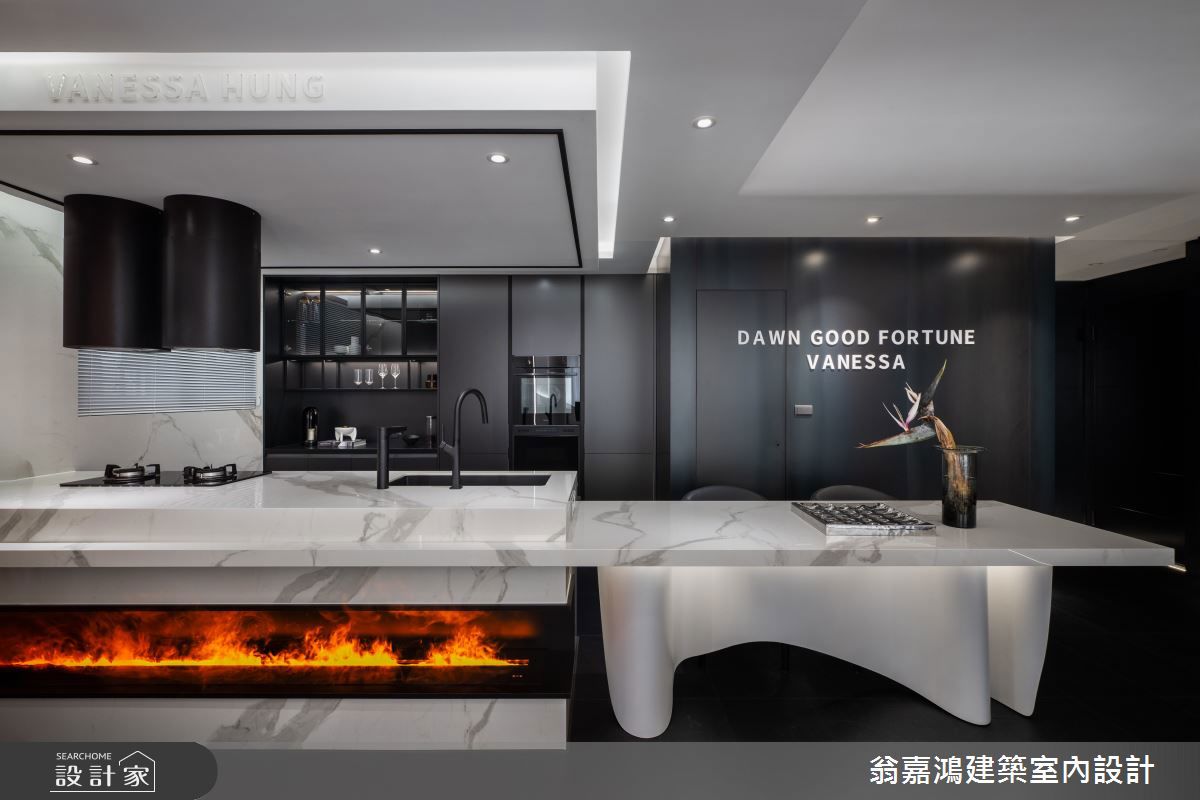 翁嘉鴻,黑白灰07