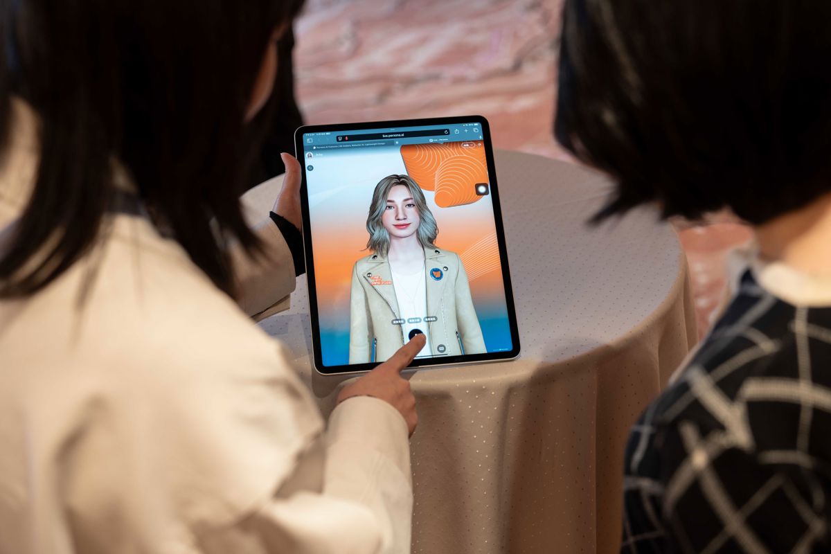 3】全台藝博會首家導入 Perxona AI Avatar 智慧助理的「ONE ART Taipei 2026 藝術台北」，透過數位互動，讓觀眾與藏家即時查詢展會資訊與作品亮點。