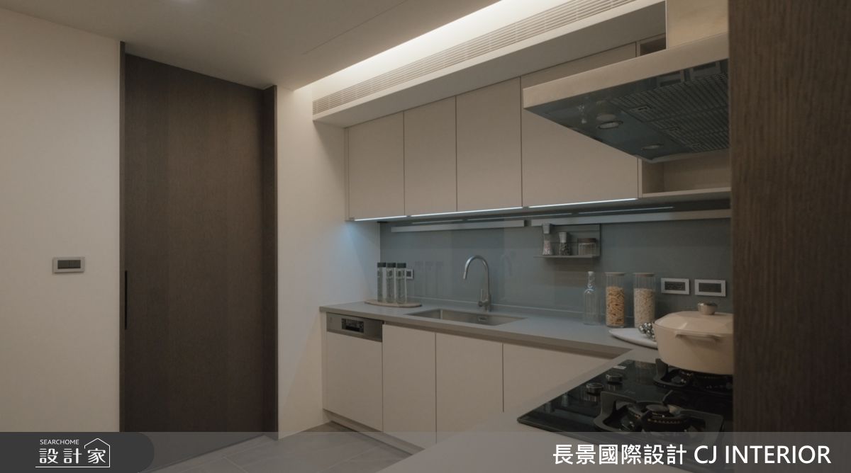 廚房劃分為熱炒區和輕食區，可根據不同需求自由使用