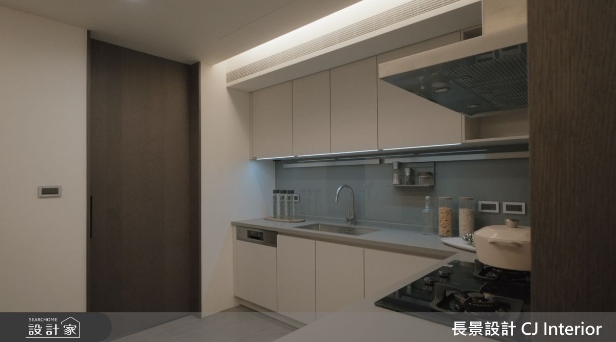 廚房劃分為熱炒區和輕食區,可根據不同需求自由使用。