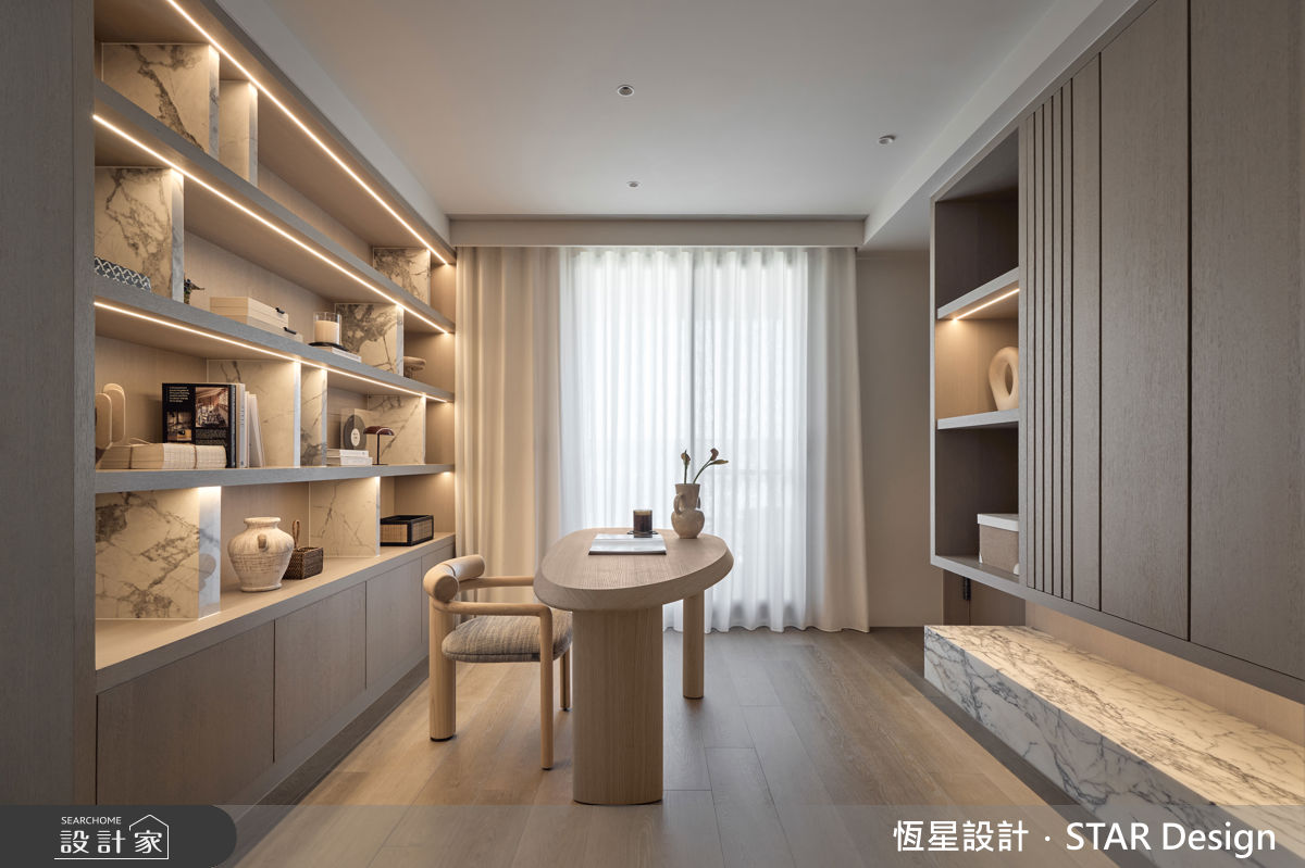 主臥結合書房規劃，作為獨立專注的空間。