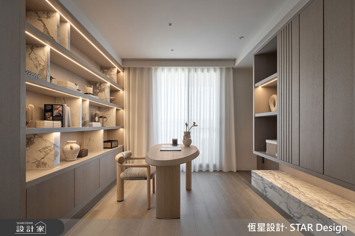 主臥結合書房規劃，作為獨立專注的空間。