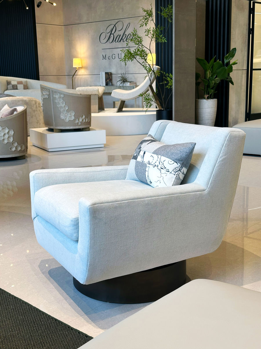 貝克拼布工藝抱枕(圖片提供 : Baker-McGuire 貝克傢俱)