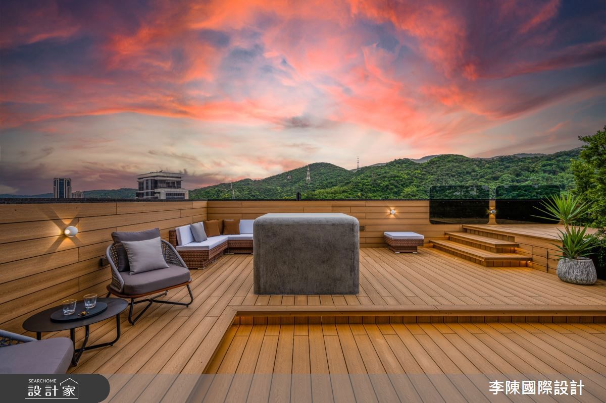 看完整豪宅露台設計