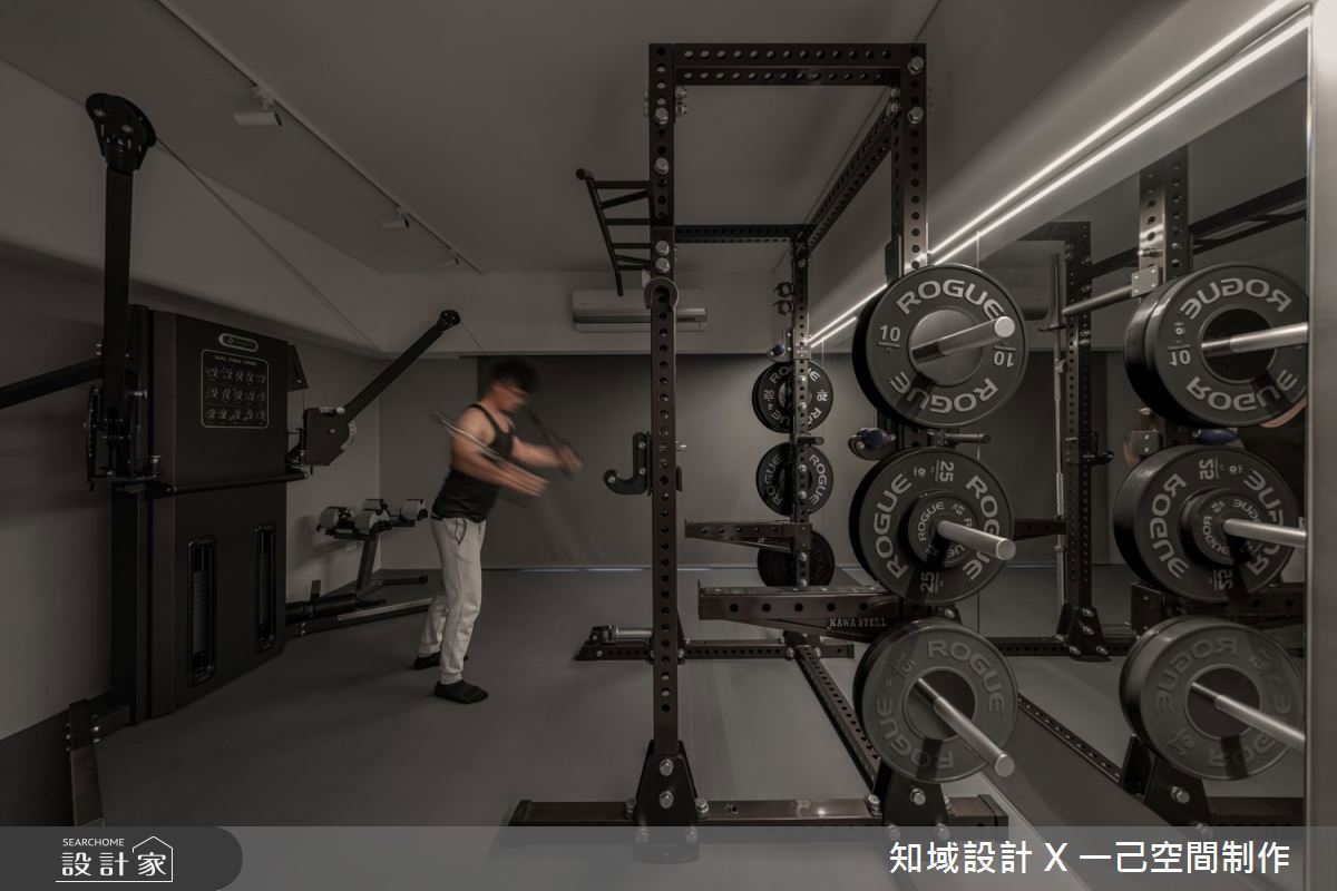 看完整豪宅健身房設計