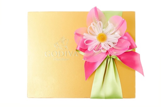 經過漫長又嚴寒的冬天，天氣逐漸回暖，陽光一天比一天