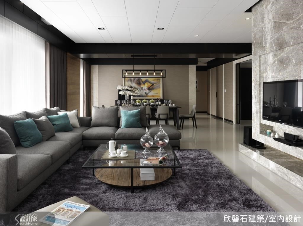 客廳電視牆,在安格拉珍珠平光面大理石細膩的襯托下,展開這個家的第一個精緻細節。 客廳電視牆,在安格拉珍珠平光面大理石細膩的襯托下,展開這個家的第一個精緻細節。