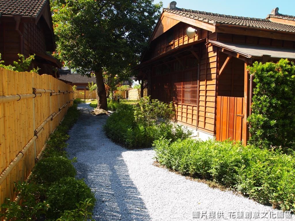 「四季香」步道栽種滿滿的香味樹叢,傍晚走在步道, 就會聞到花香。 「四季香」步道栽種滿滿的香味樹叢,傍晚走在步道, 就會聞到花香。