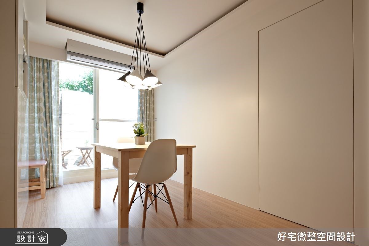 此住宅的主人是一對年輕屋主,2 主 3 貓的成員下,在