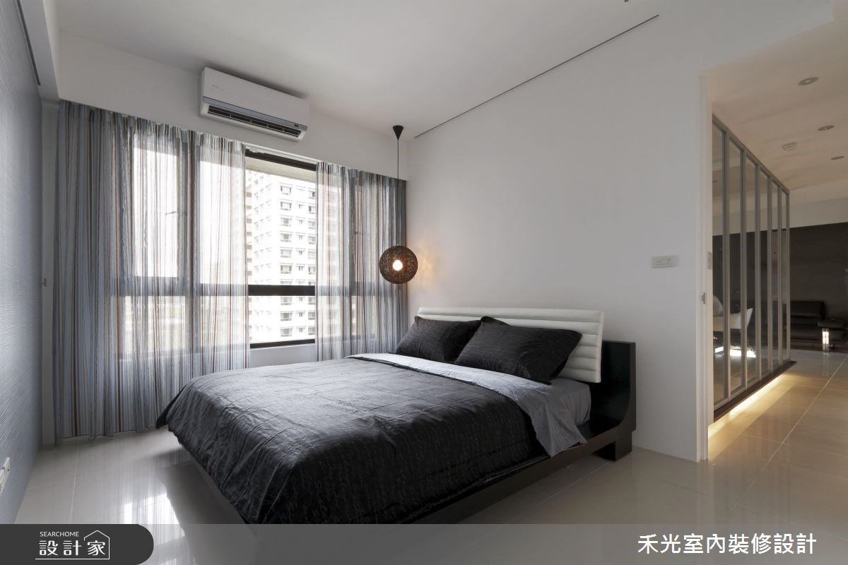 誰說純白才打造出輕盈通透的居住空間,位於新北市淡水