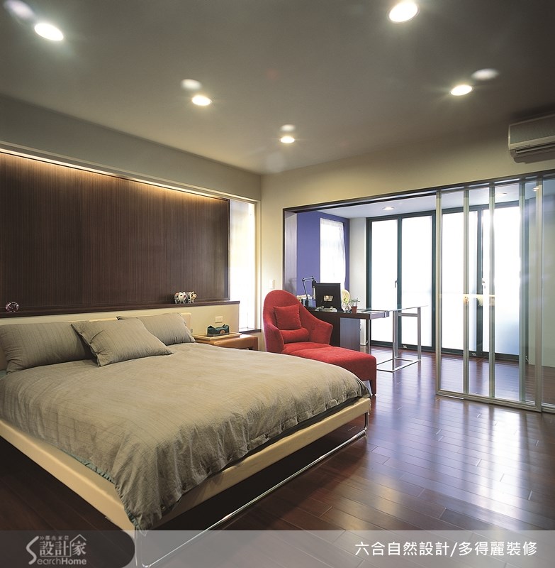 位於台南市一間 80 坪樓中樓的老屋,原本不僅採光通風