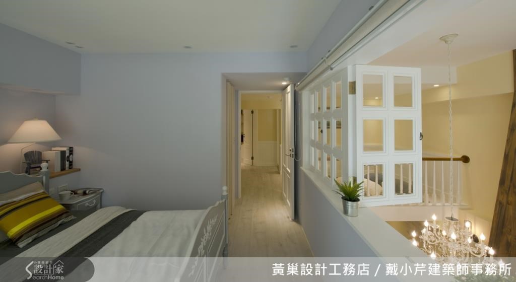 裝設白色格子窗,通風、透光又保有隱私,樓上樓下互動無隔閡。 裝設白色格子窗,通風、透光又保有隱私,樓上樓下互動無隔閡。