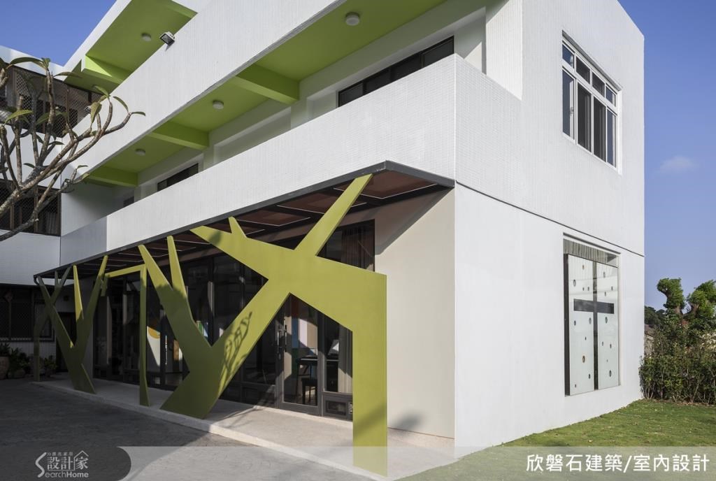 台中有間以挪亞方舟為設計概念的教會,外觀彷彿一艘航