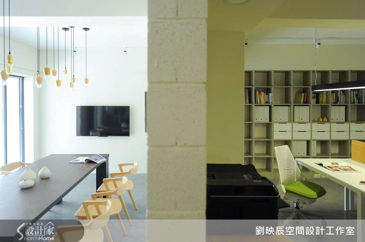 隱身於台中市南區 30 年老舊國宅社區裡的一樓公寓,原