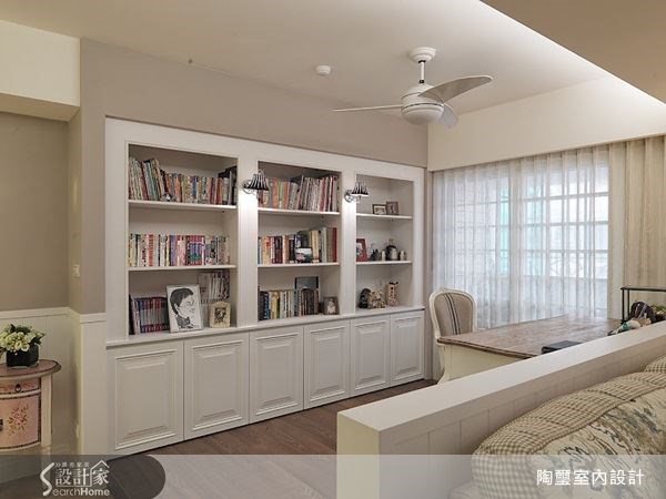 公共空間以清爽的淺色系為主,搭配經典碎花語彙與格子布飾,展現溫馨的鄉村風格。 公共空間以清爽的淺色系為主,搭配經典碎花語彙與格子布飾,展現溫馨的鄉村風格。