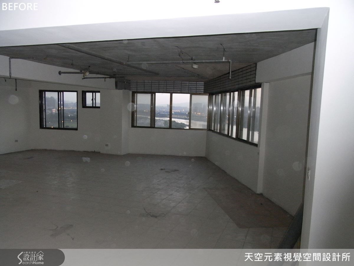 原先的天花板需要重新整理,尤其是上下樓之間的管線配置。 原先的天花板需要重新整理,尤其是上下樓之間的管線配置。