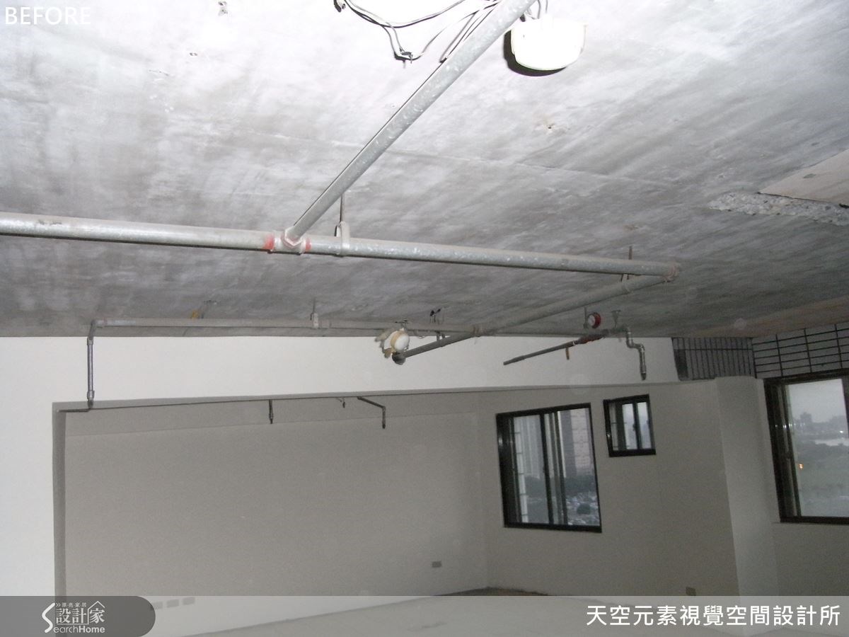面對一個多角型屋型的房子,且屋況老舊、有壁癌與漏水