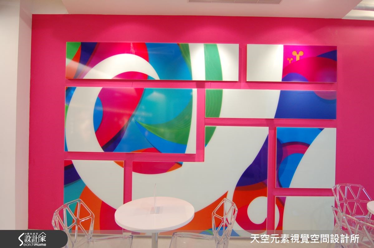今天要分享的案例為一優格冰淇淋專賣店的商場,位於新