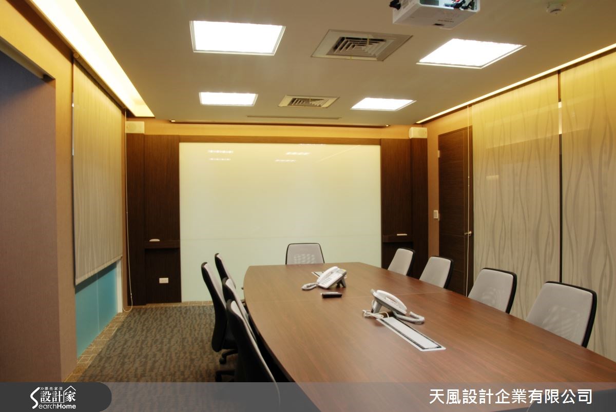 來到台北市內湖區的 122 坪商業空間,公司主要經營生