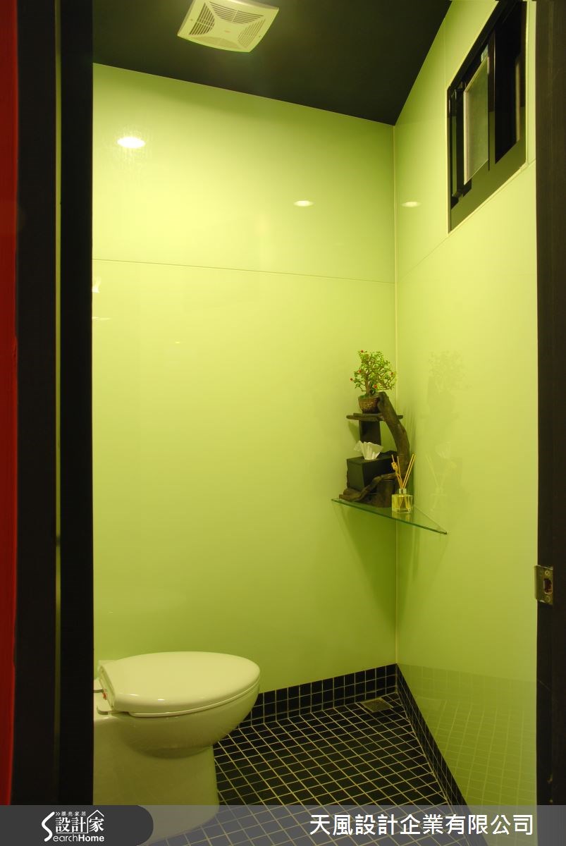 台北市文山區一間漏水老屋,空間僅 13 坪,且格局呈不
