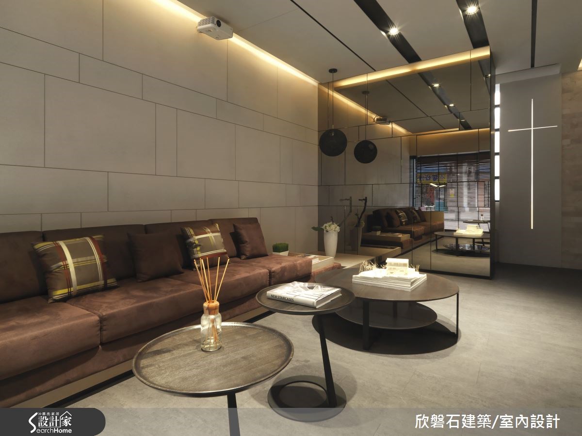 來到台中市西屯區的 25坪設計師辦公空間,為了符合作