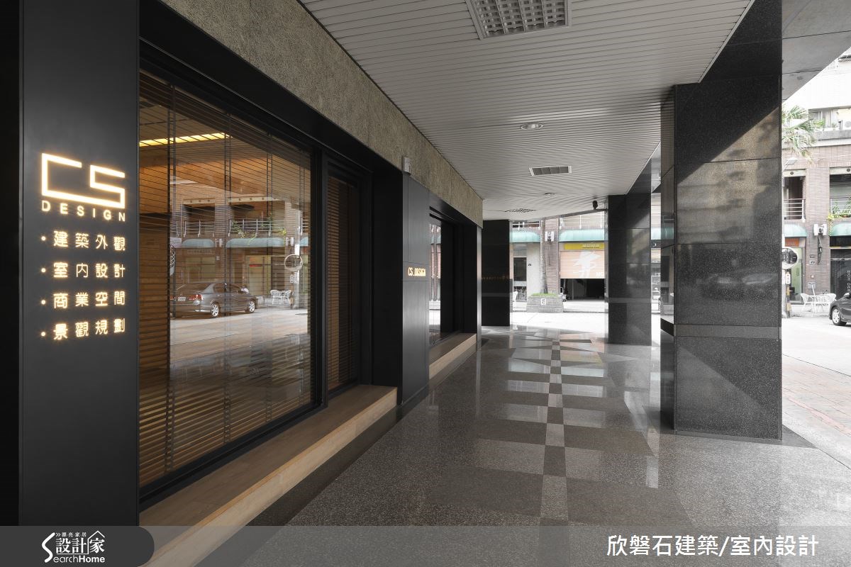 來到台中市西屯區的 25坪設計師辦公空間,為了符合作