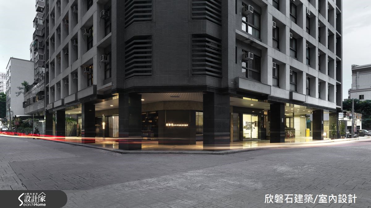 來到台中市西屯區的 25坪設計師辦公空間,為了符合作