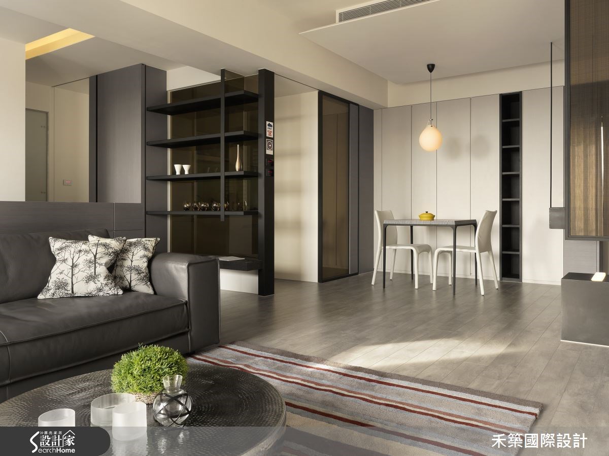 在這個案例中,屋主因工作常需往返國外與台灣,扮演馬