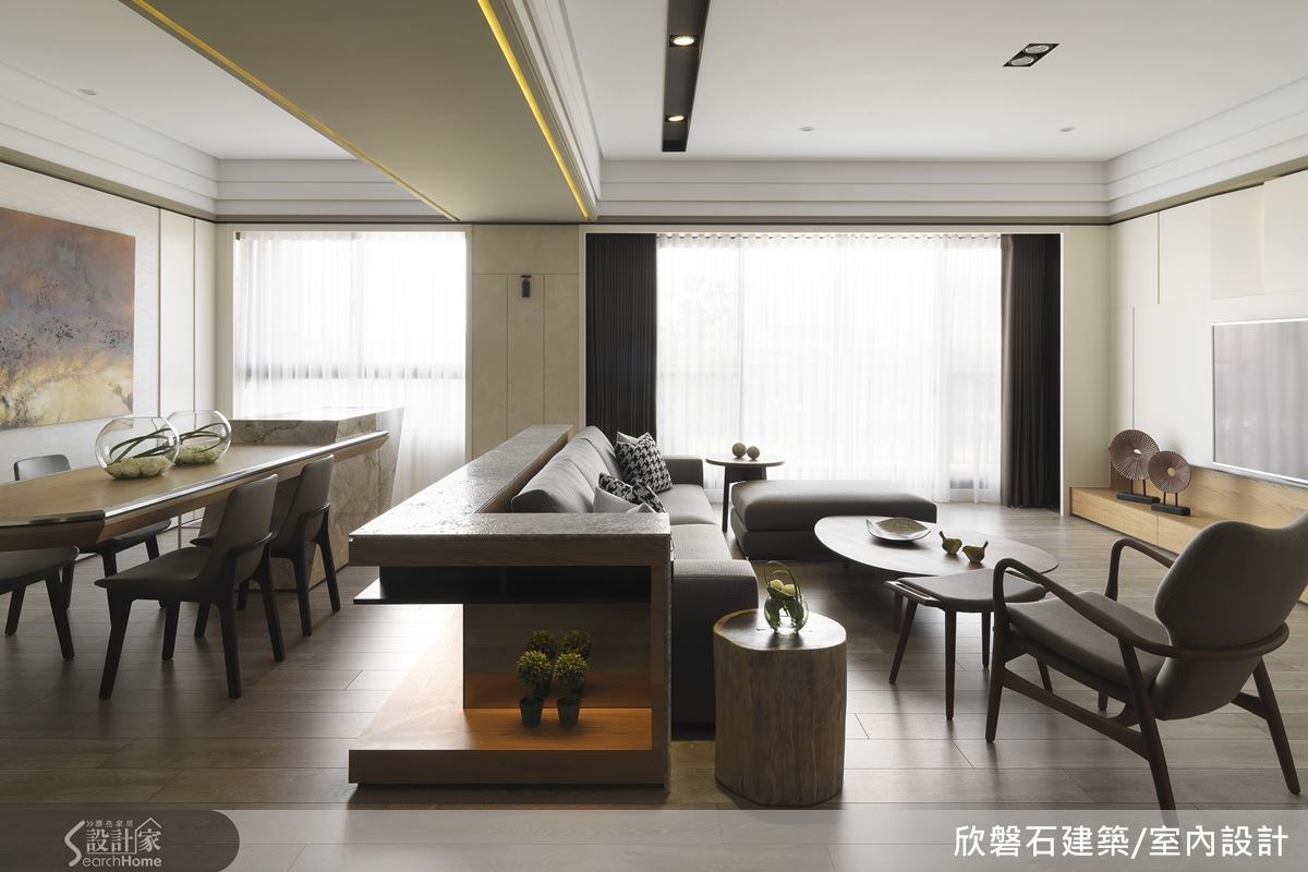 全屋以米白、原木色以及暖灰來帶出閒適的空間感。 全屋以米白、原木色以及暖灰來帶出閒適的空間感。
