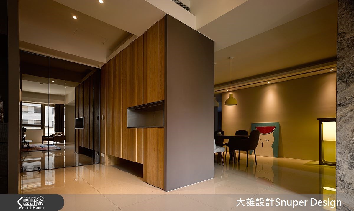 簡潔、俐落的鮮明意象,是這個室內設計給人的第一觀感