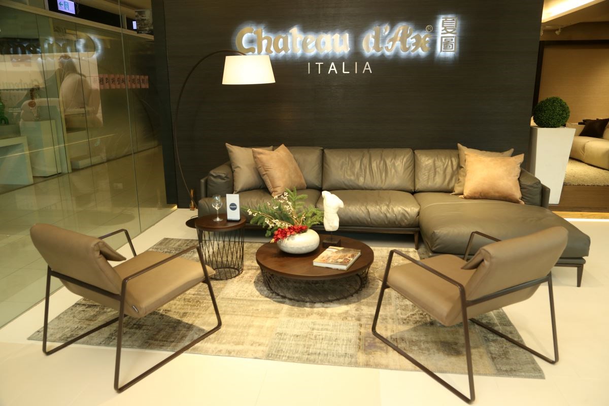 創空間集團引進義大利重量級高品質傢具品牌 Chateau d’Ax 夏圖,帶動傢具設計時尚潮。 創空間集團引進義大利重量級高品質傢具品牌 Chateau d’Ax 夏圖,帶動傢具設計時尚潮。