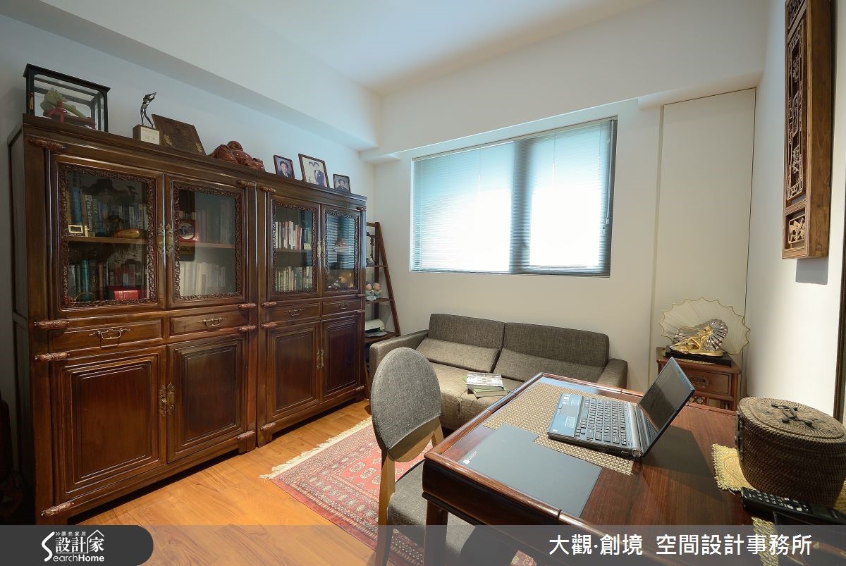 來到台北市內湖區的 50 坪居宅,設計師以東方風為基調