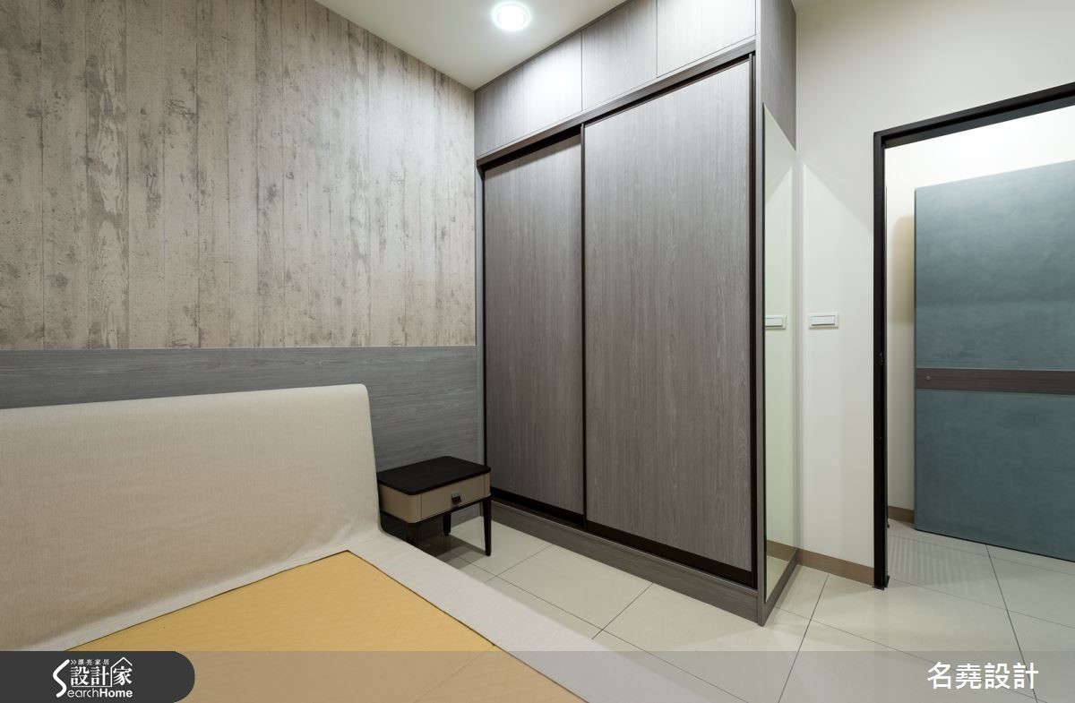 屋主夫妻兩人買下位於新北市三峽區 24.3 坪的新成屋,
