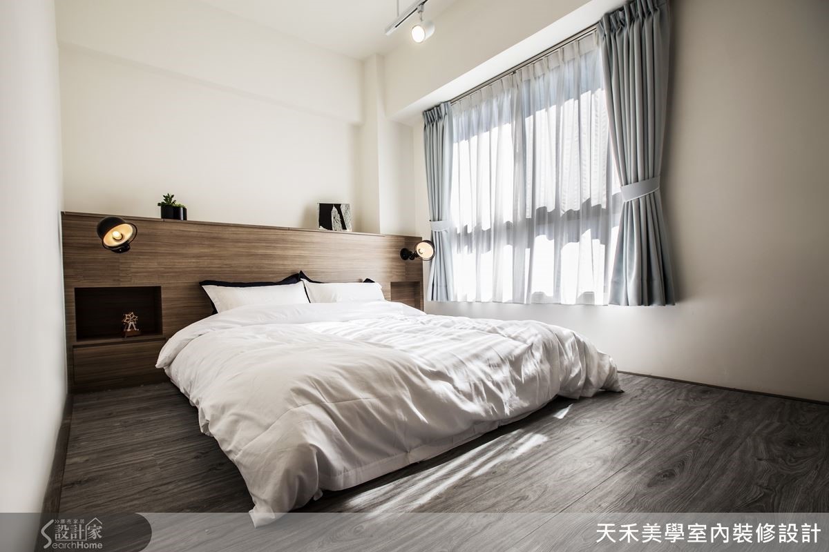 主臥室採用偏灰棕色的木材質,營造純粹舒適無壓力的睡眠環境。 主臥室採用偏灰棕色的木材質,營造純粹舒適無壓力的睡眠環境。