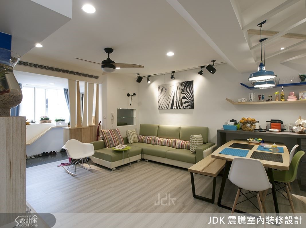 老屋承載的除了歲月的痕跡外,很多時候也滿載家人的回