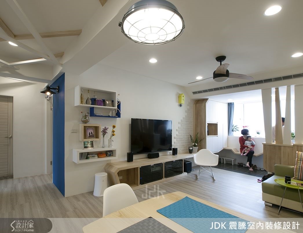 老屋承載的除了歲月的痕跡外,很多時候也滿載家人的回