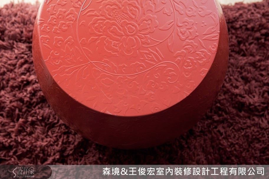 軟裝佈置,對空間影響甚鉅,對岸精裝的高樓層現代宅邸