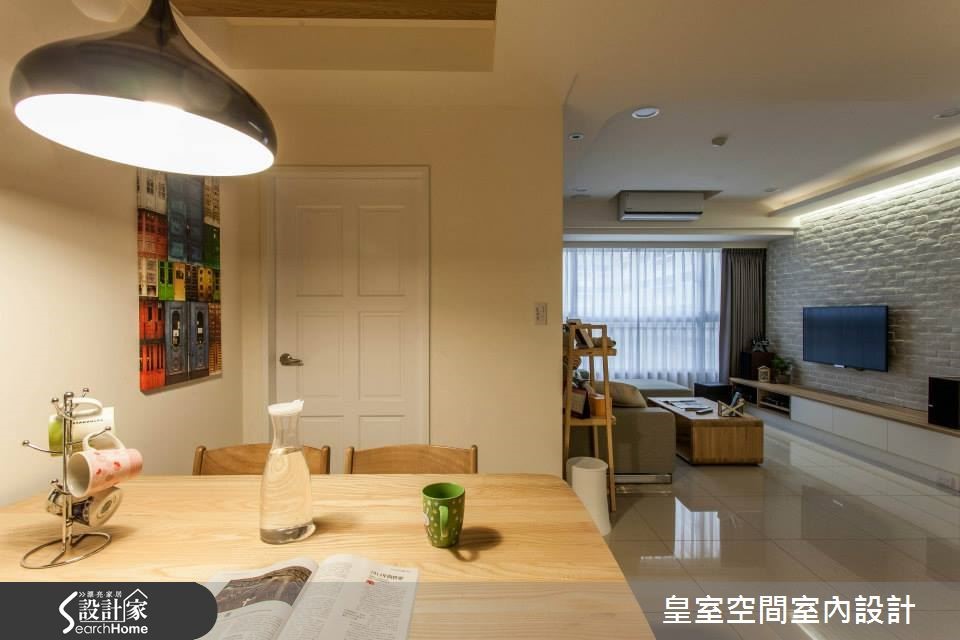今天小編要介紹的是位於新竹市一間 25 坪兩房一廳的新