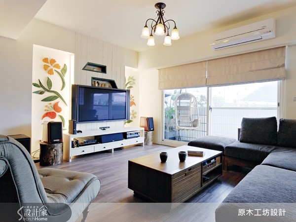 位於新北市一間 60 坪,原本只有前後採光的長型老屋,