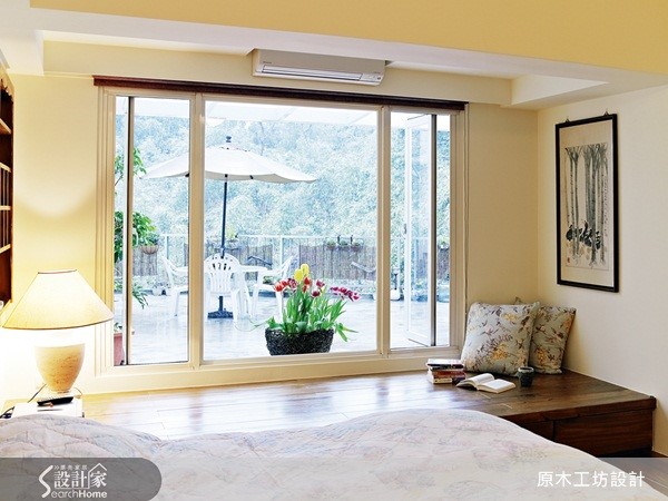 位於新北市一間 60 坪,原本只有前後採光的長型老屋,