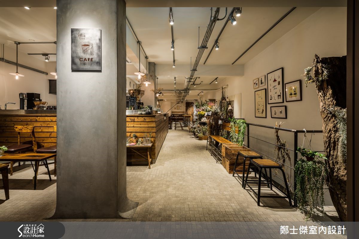咖啡店除了瀰漫滿室的咖啡味外,應該還可以多了一些發
