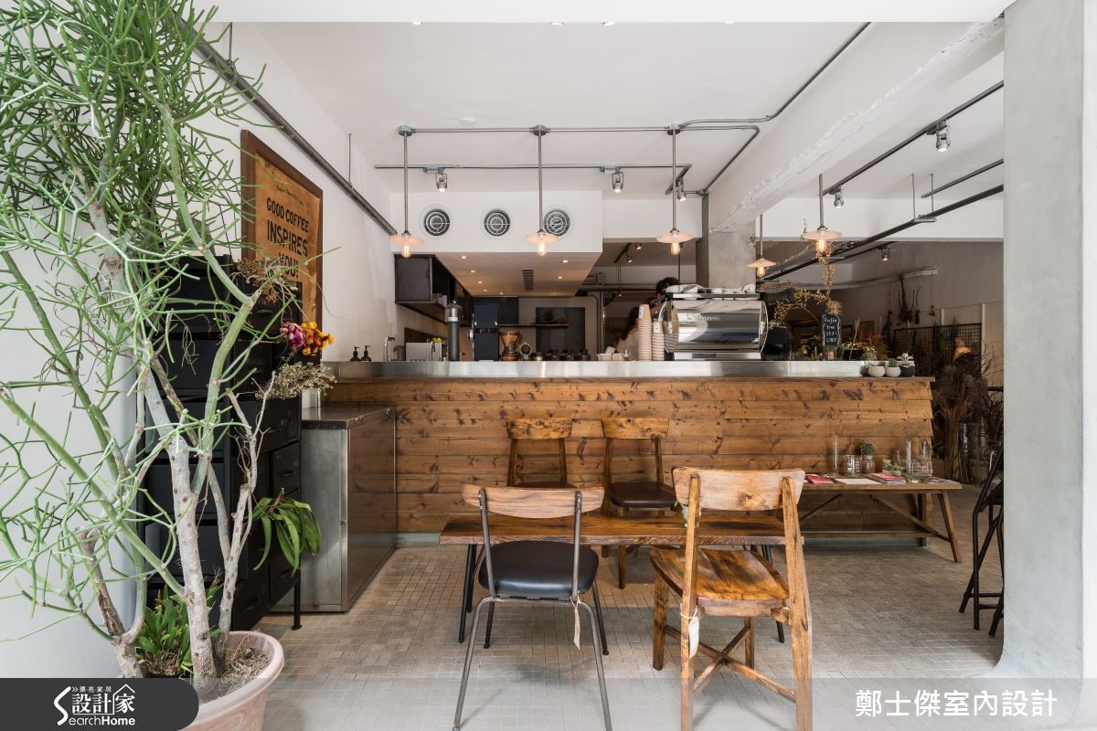 咖啡店除了瀰漫滿室的咖啡味外,應該還可以多了一些發