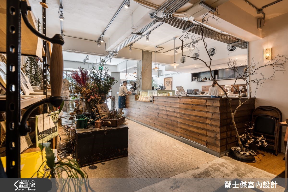 咖啡店除了瀰漫滿室的咖啡味外,應該還可以多了一些發